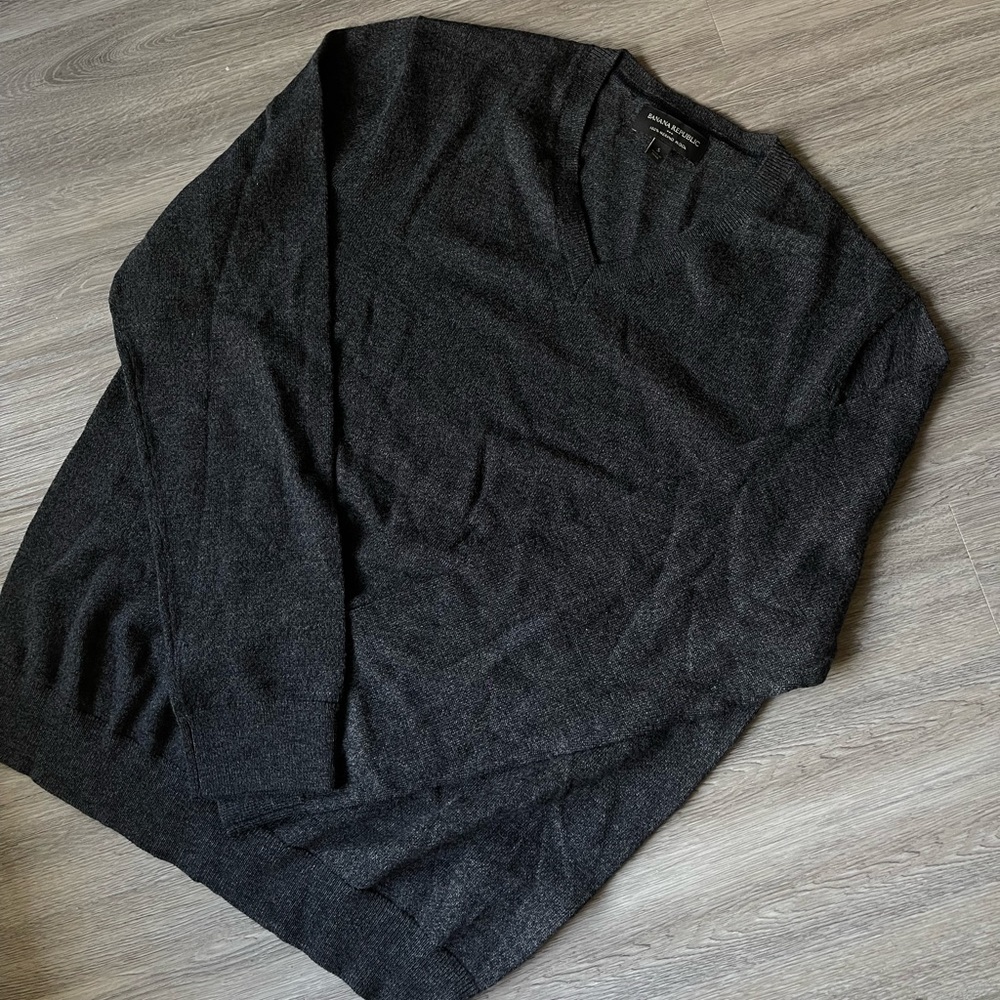 Cozy Grey Banana Republic Sweatshirt
